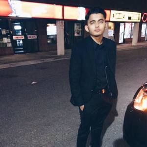 Meet your Posher, Derek